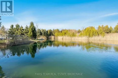 3 St James Place Wasaga Beach ON L9Z 3A8
