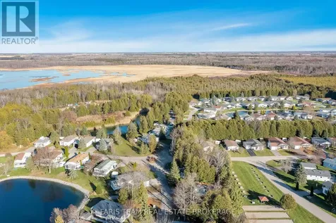 3 St James Place Wasaga Beach ON L9Z 3A8