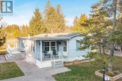 3 St James Place Wasaga Beach ON L9Z 3A8