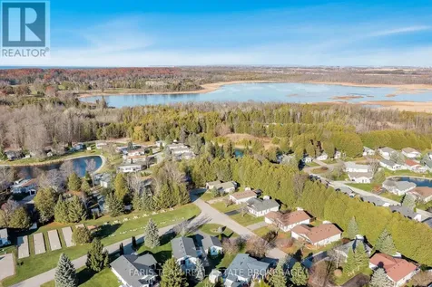 3 St James Place Wasaga Beach ON L9Z 3A8