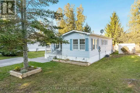 3 St James Place Wasaga Beach ON L9Z 3A8