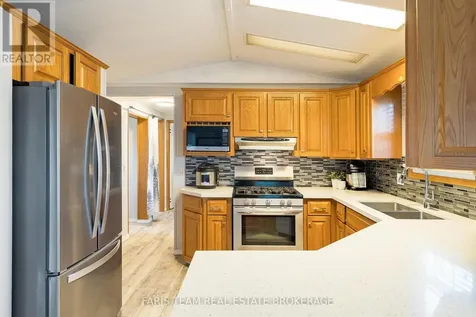 3 St James Place Wasaga Beach ON L9Z 3A8