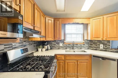 3 St James Place Wasaga Beach ON L9Z 3A8