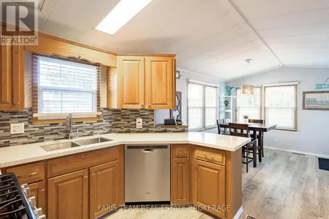 3 St James Place Wasaga Beach ON L9Z 3A8