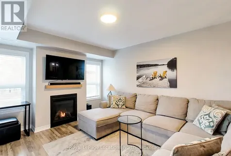 5 Anchorage Crescent Collingwood ON L9Y 0Y6