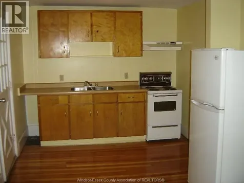 427 Gladstone Avenue Windsor ON N9A 2P8