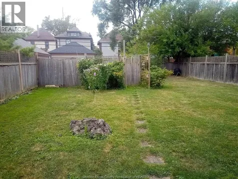 427 Gladstone Avenue Windsor ON N9A 2P8