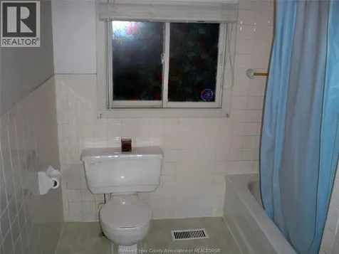 427 Gladstone Avenue Windsor ON N9A 2P8