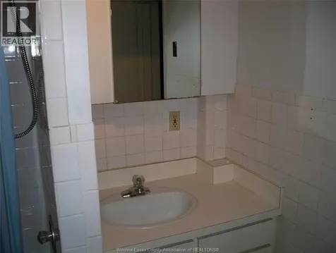427 Gladstone Avenue Windsor ON N9A 2P8