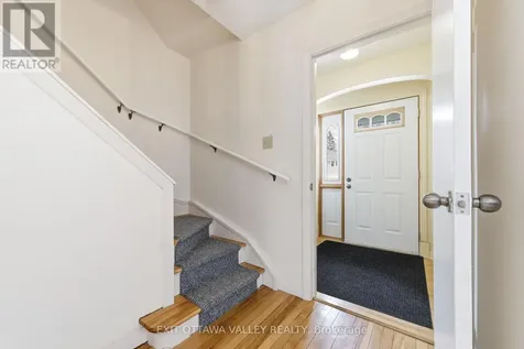 22 Cabot Place Deep River ON K0J 1P0
