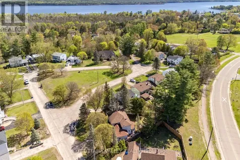 22 Cabot Place Deep River ON K0J 1P0
