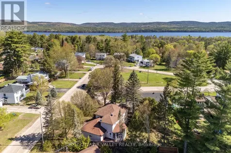 22 Cabot Place Deep River ON K0J 1P0