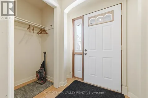 22 Cabot Place Deep River ON K0J 1P0