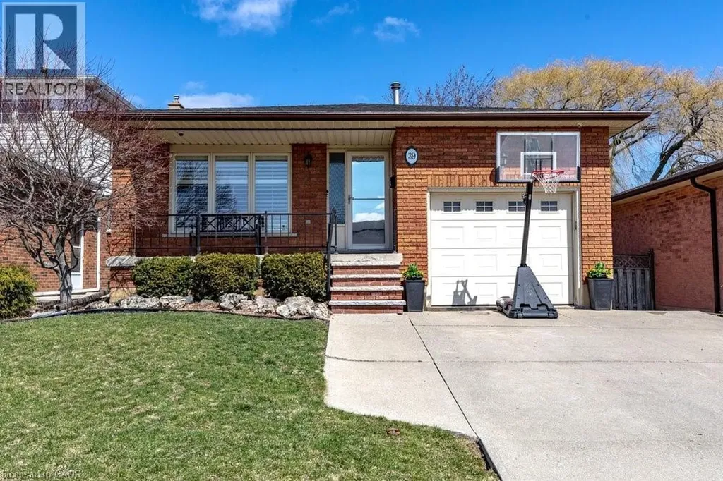 39 Trenholme Crescent Hamilton ON L8W 2L4