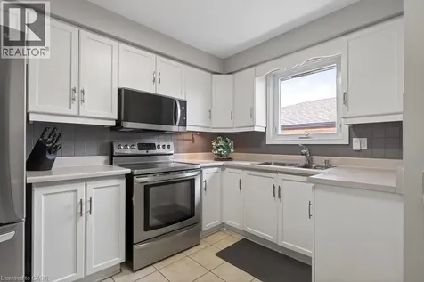 39 Trenholme Crescent Hamilton ON L8W 2L4