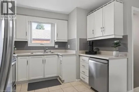 39 Trenholme Crescent Hamilton ON L8W 2L4