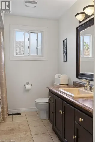 39 Trenholme Crescent Hamilton ON L8W 2L4