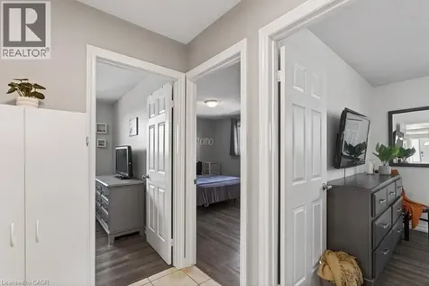 39 Trenholme Crescent Hamilton ON L8W 2L4
