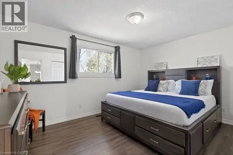 39 Trenholme Crescent Hamilton ON L8W 2L4