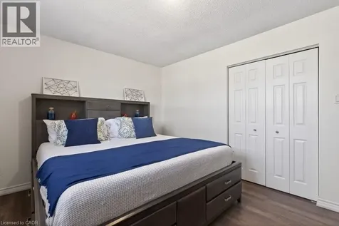 39 Trenholme Crescent Hamilton ON L8W 2L4
