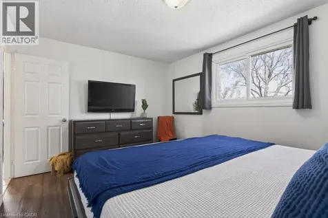39 Trenholme Crescent Hamilton ON L8W 2L4