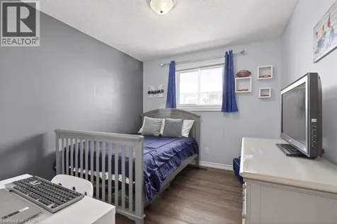 39 Trenholme Crescent Hamilton ON L8W 2L4