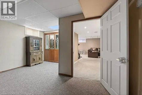 39 Trenholme Crescent Hamilton ON L8W 2L4