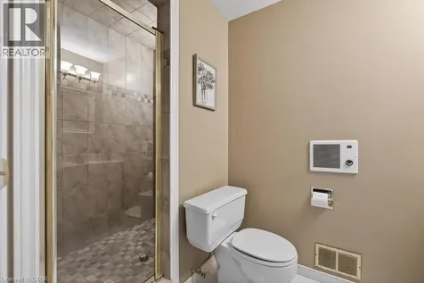 39 Trenholme Crescent Hamilton ON L8W 2L4
