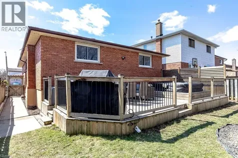 39 Trenholme Crescent Hamilton ON L8W 2L4