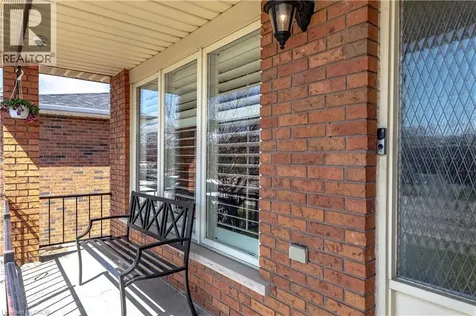 39 Trenholme Crescent Hamilton ON L8W 2L4