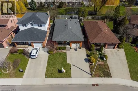 39 Trenholme Crescent Hamilton ON L8W 2L4