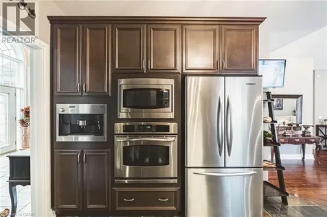 137 Pinehill Drive Stoney Creek ON L0R 1P0