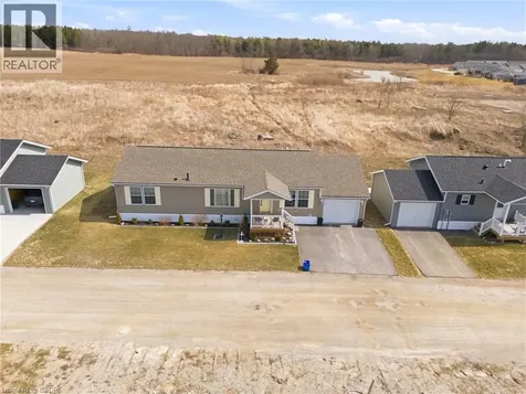 20 Hickory Hollow Nanticoke ON N0A 1L0