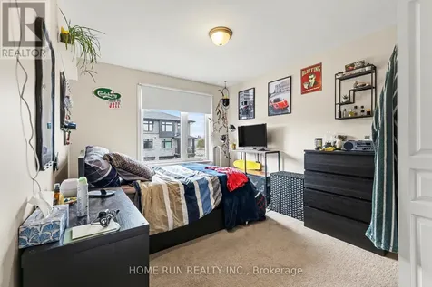 257 Dolce Crescent Ottawa ON K1X 0B3