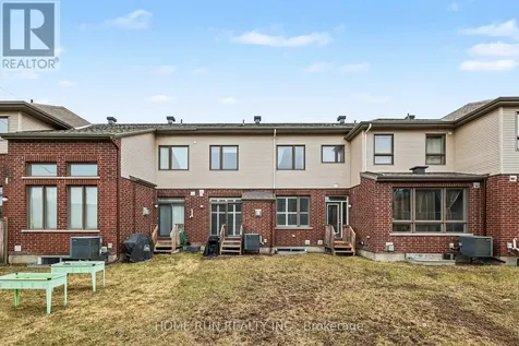257 Dolce Crescent Ottawa ON K1X 0B3