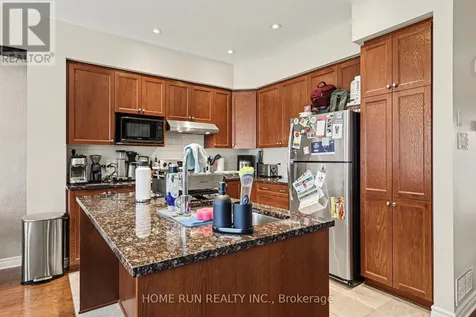 257 Dolce Crescent Ottawa ON K1X 0B3