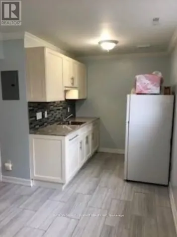 31 Southdale Avenue Kitchener ON N2M 3V4