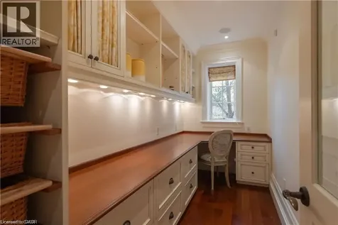 1081 Argyle Drive Oakville ON L6J 1A9