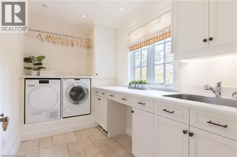 1081 Argyle Drive Oakville ON L6J 1A9