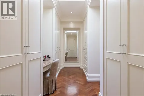 1081 Argyle Drive Oakville ON L6J 1A9