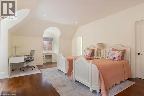 1081 Argyle Drive Oakville ON L6J 1A9