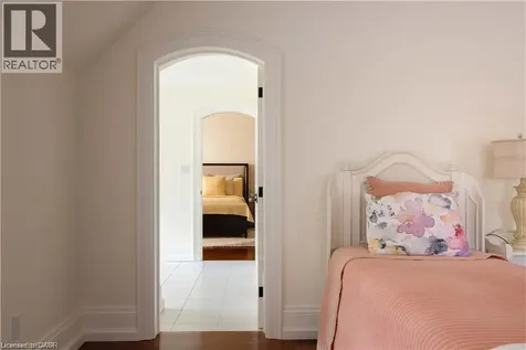 1081 Argyle Drive Oakville ON L6J 1A9