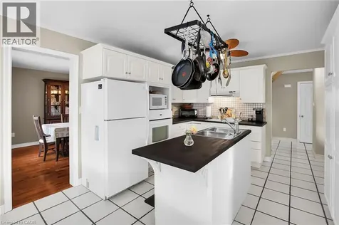 5134 Oakwood Avenue Beamsville ON L0R 1B8