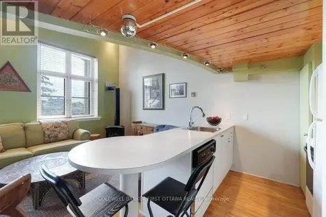 589 Rideau Street Ottawa ON K1N 6A1