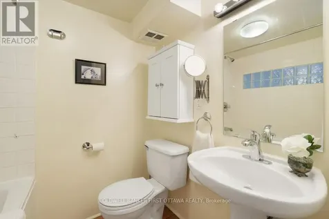 589 Rideau Street Ottawa ON K1N 6A1