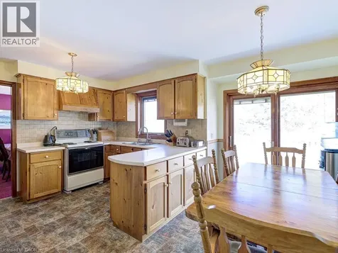 11331 Amos Drive Milton ON L0P 1B0