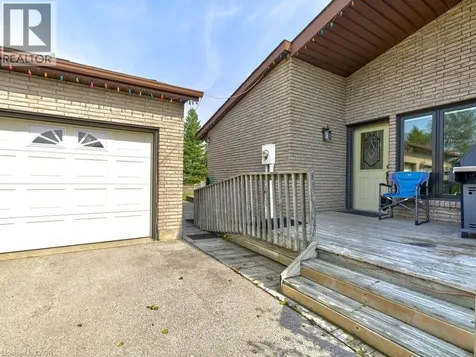 11331 Amos Drive Milton ON L0P 1B0