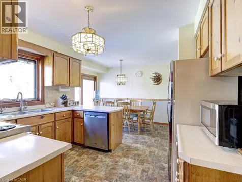 11331 Amos Drive Milton ON L0P 1B0