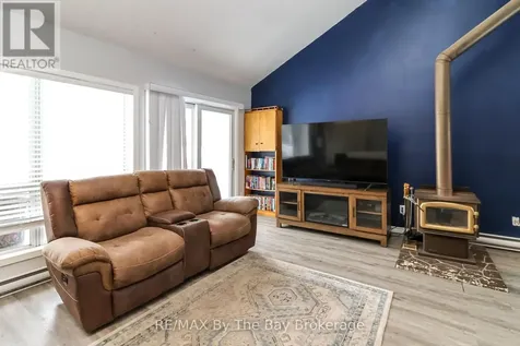 84 32nd Street North Wasaga Beach ON L9Z 2C4
