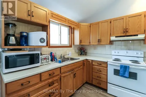 84 32nd Street North Wasaga Beach ON L9Z 2C4